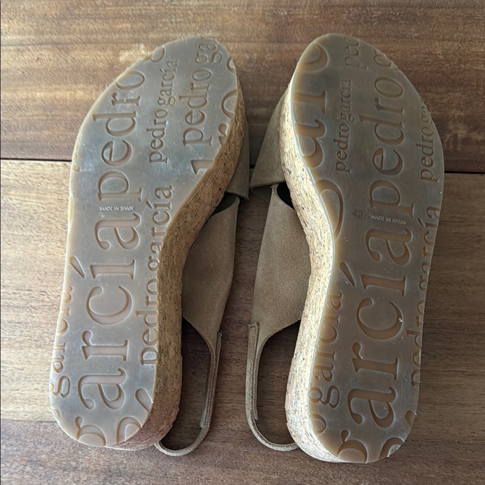 Pedro Garcia Tan Platform Sandals with Crossover Straps - w/dustbag - Picture 3 of 5